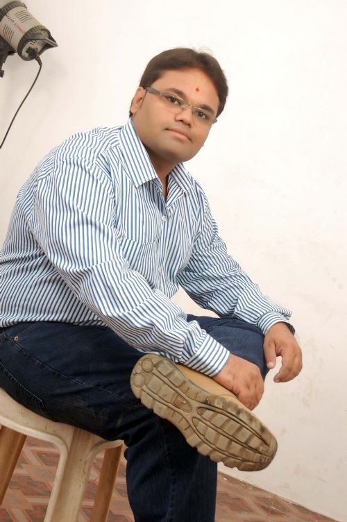 Profile photograph of Navin Bhudiya